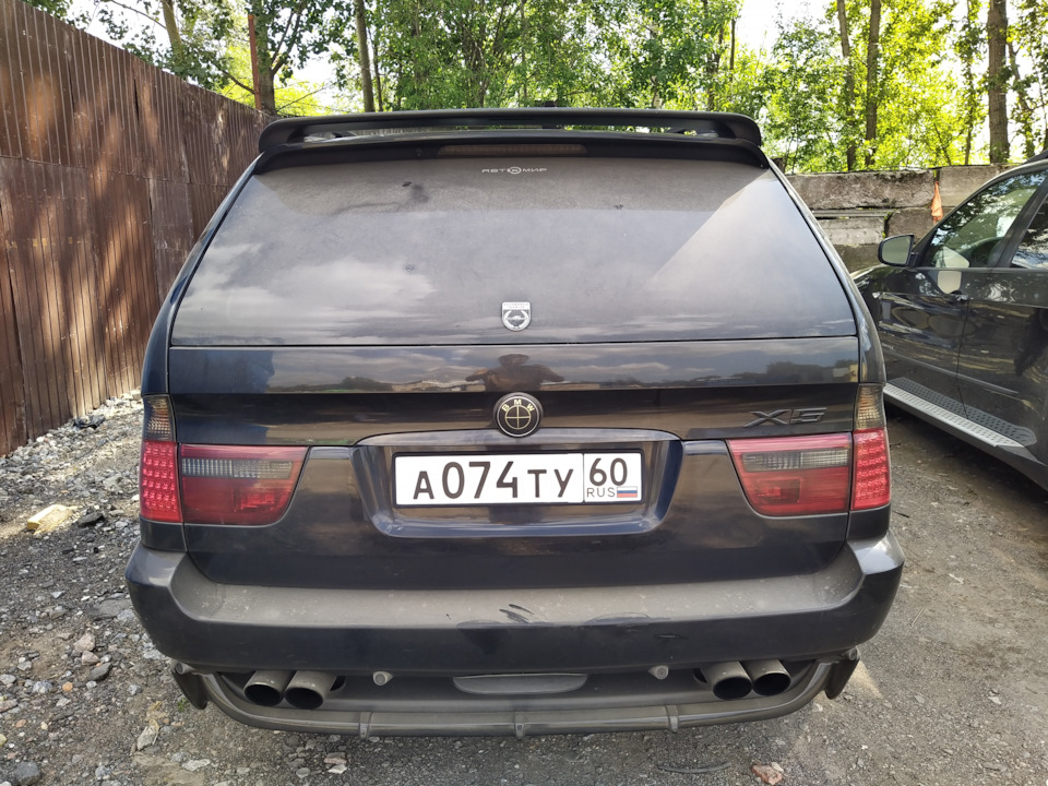 Правильные рамки номерных знаков — BMW X5 (E53), 3 л, 2003 года ...