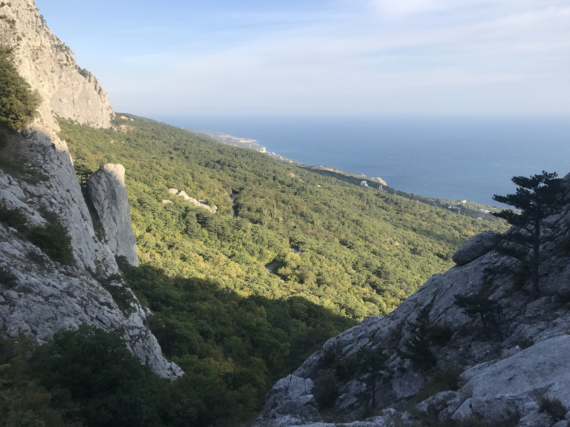 Какая работа в крыму. Крым ЮБК Бекетово. Южный берег Крымы фотопутеводитель. Туристический маршрут вдоль Южного побережья Крыма. Сказочная Поляна на ЮБК В Крыму.