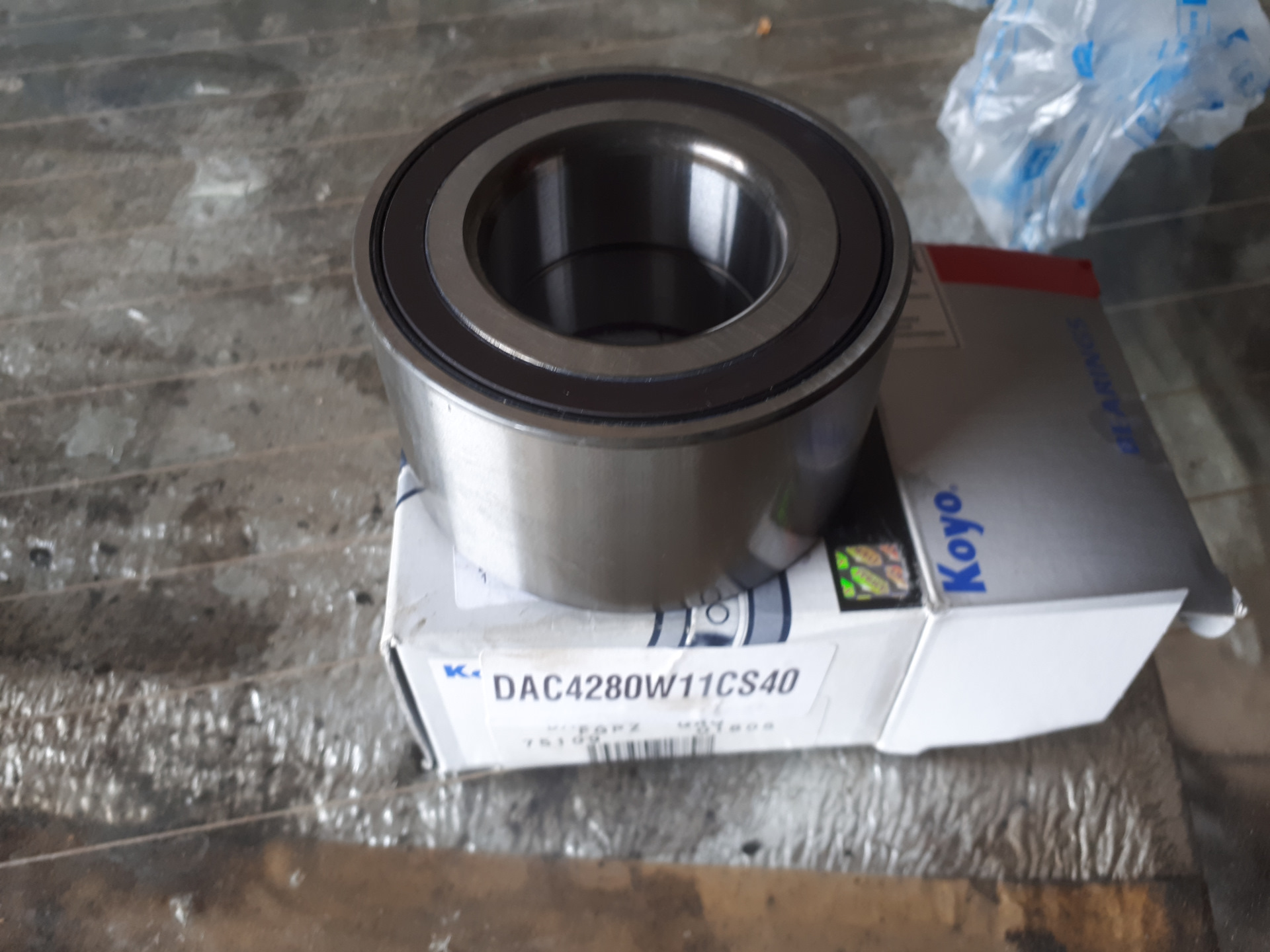 Замена переднего правого ступичного подшипника — Mazda 6 (2G) GH, 1,8 л ...