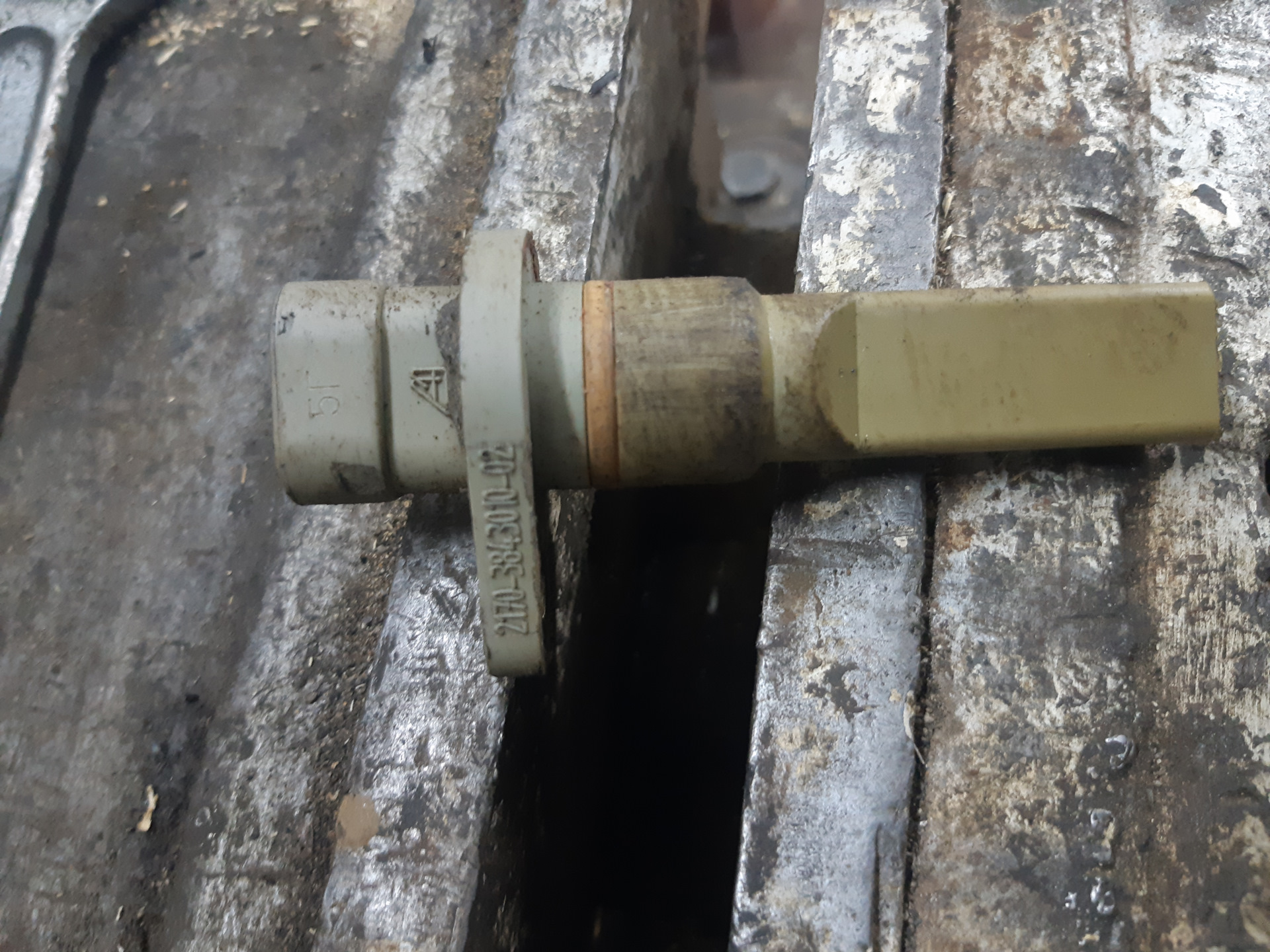 Чего лежим? Или датчик скорости — Lada Гранта (1G), 1,5 л, 2015 года ...