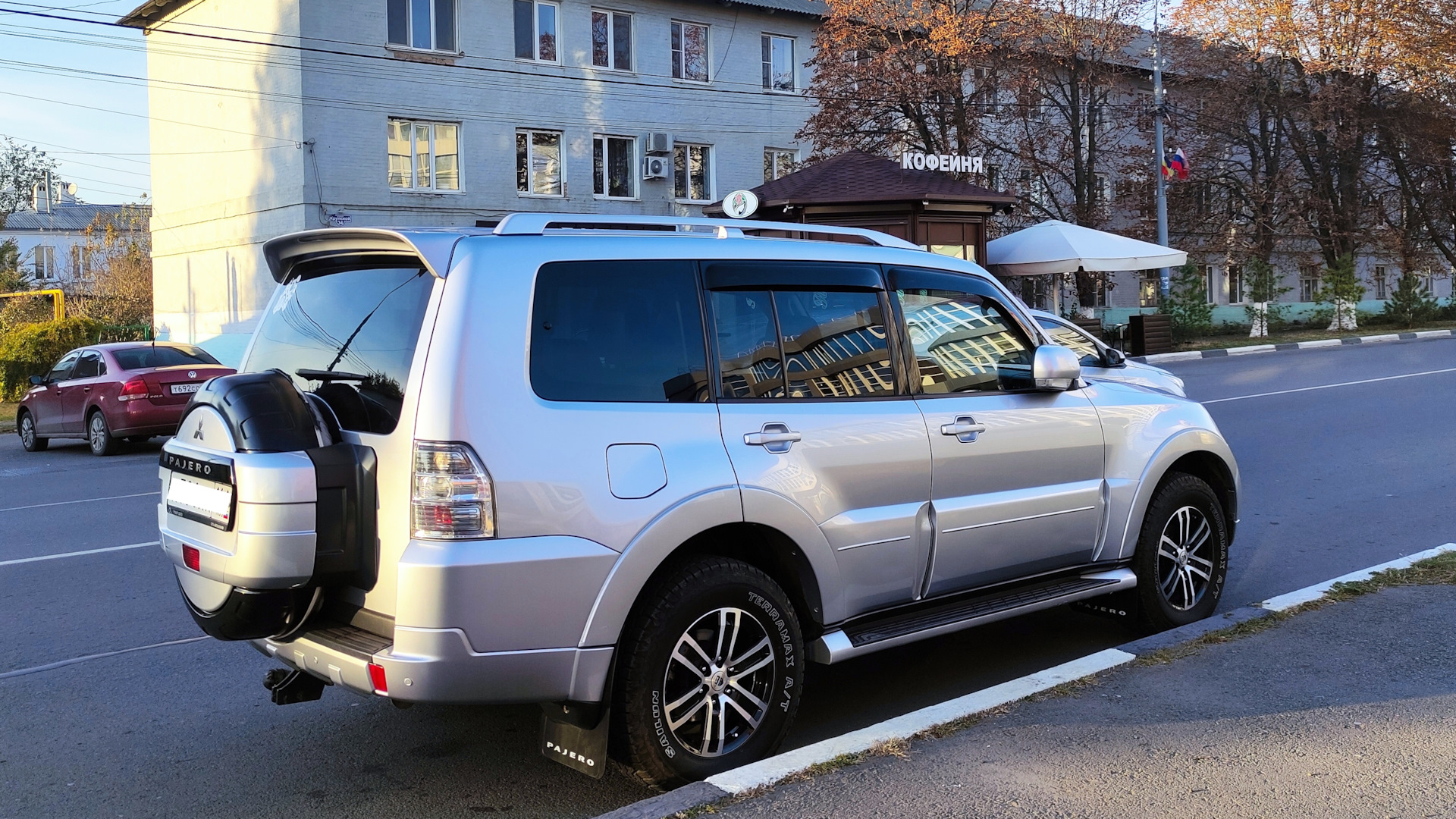 Mitsubishi Pajero (4G) 3.0 бензиновый 2010 | 6G72 СЕРЕБРО на DRIVE2