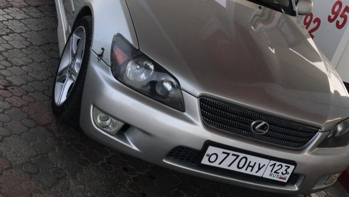 Воняет выхлопом в салоне( — Lexus IS, 2 л, 2000 года | расходники | DRIVE2