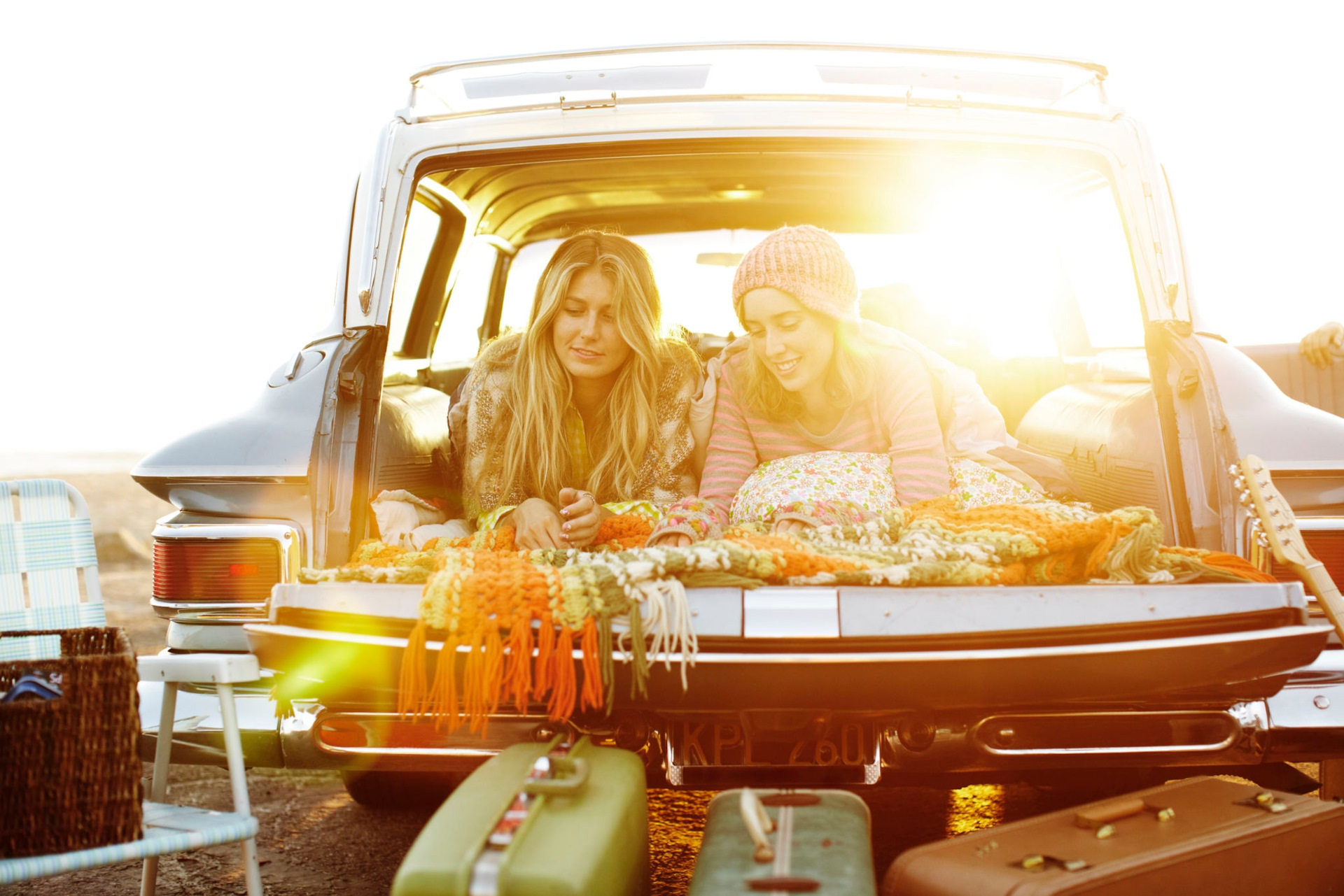 Chrysler Newport and girls