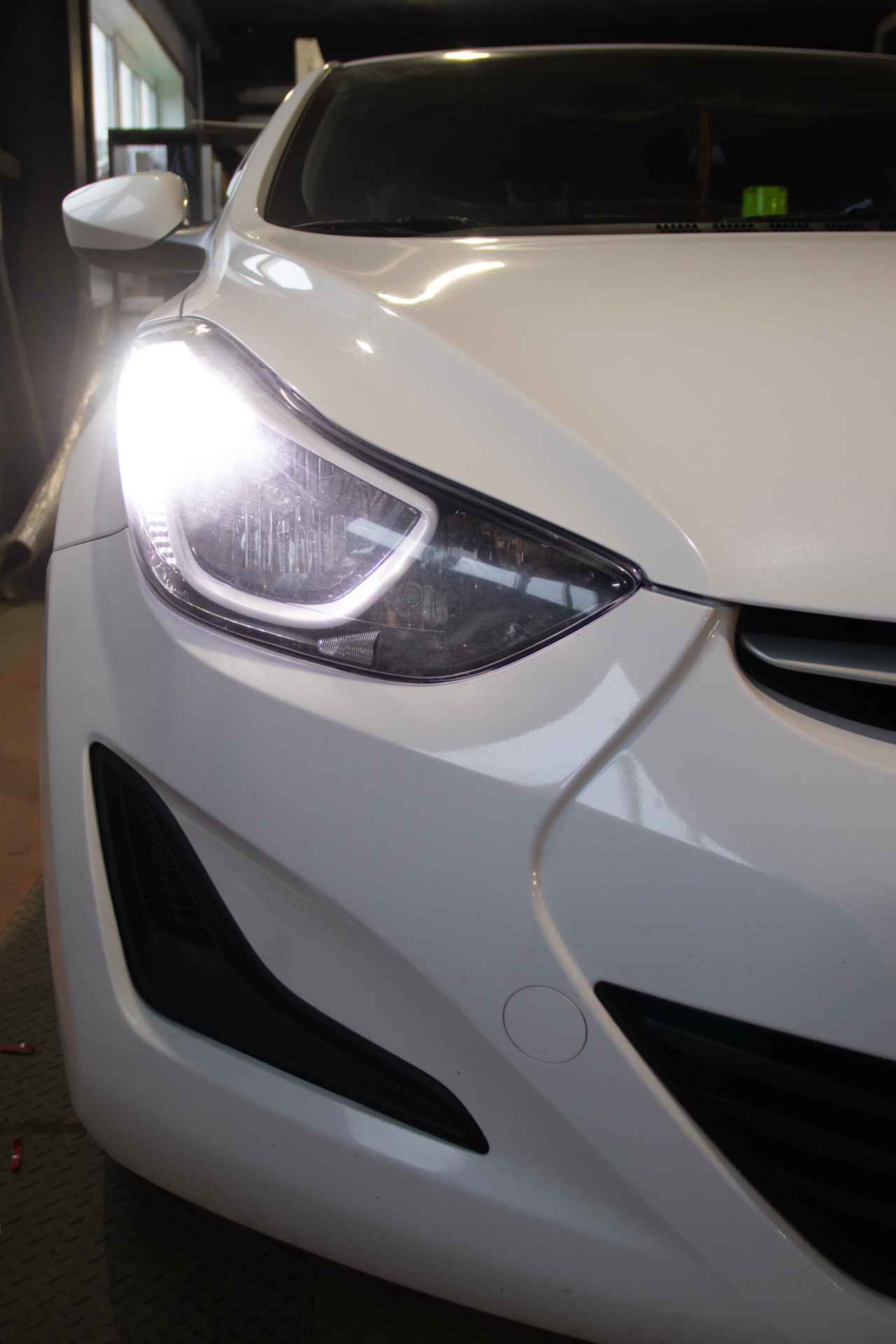 Установка ламп REFIT DRL и Ceramic H7 на автомобиль Хендай Элантра ...