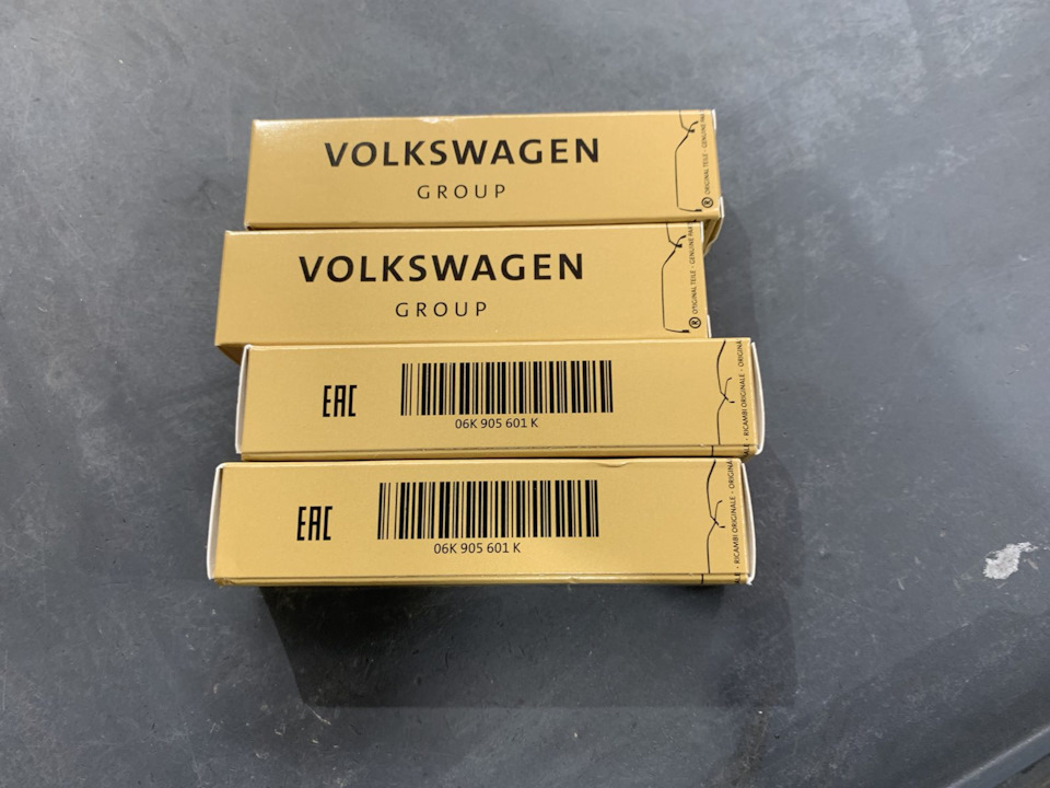 Замена свечей зажигания — Volkswagen Golf GTI Mk7, 2 л, 2018 года ...