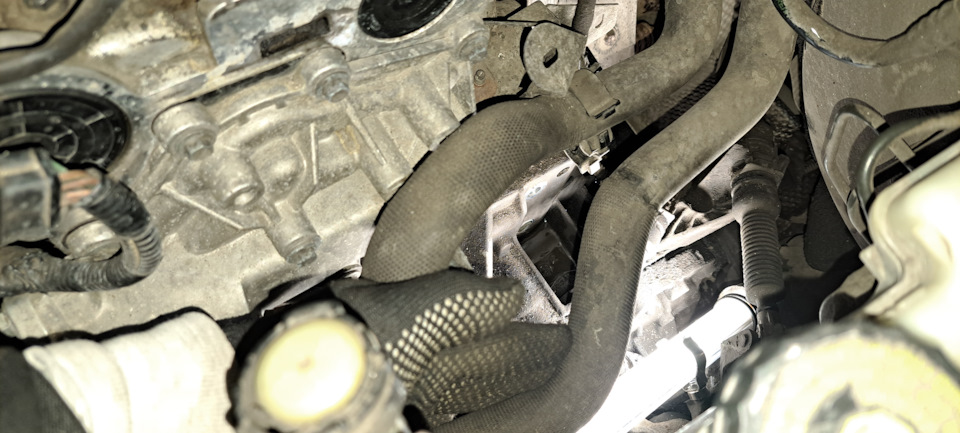 Не работает стартер / Щелчок при запуске и двигатель не запускается ...