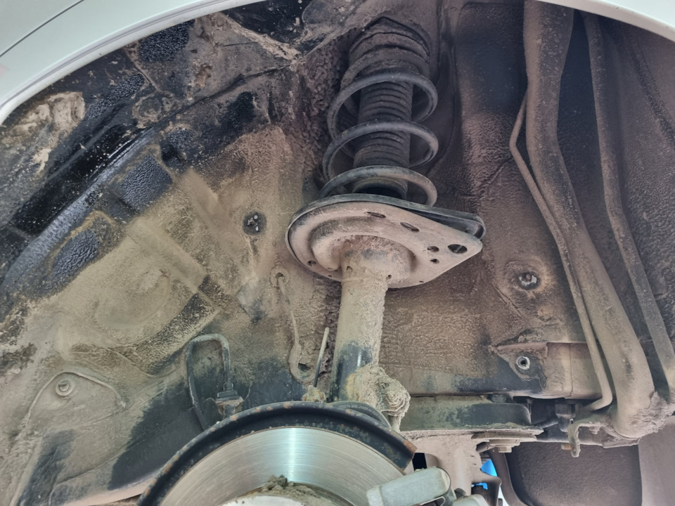 Заменил задние подкрылки. — Toyota Camry (XV50), 2,5 л, 2017 года ...