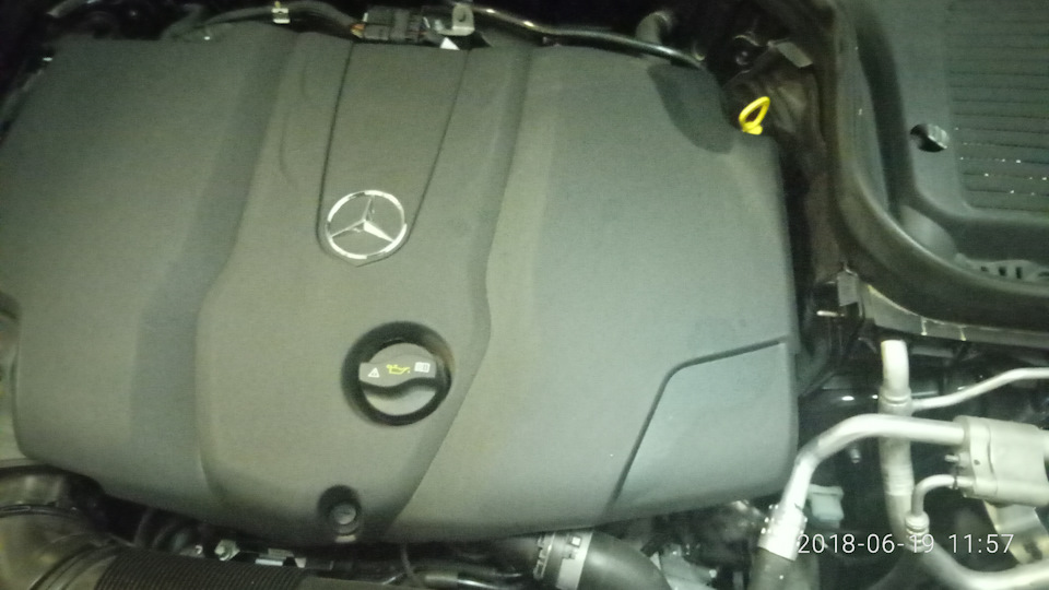 Потеет крышка двигателя. — Mercedes-Benz GLC (X253), 2,2 л, 2017 года ...