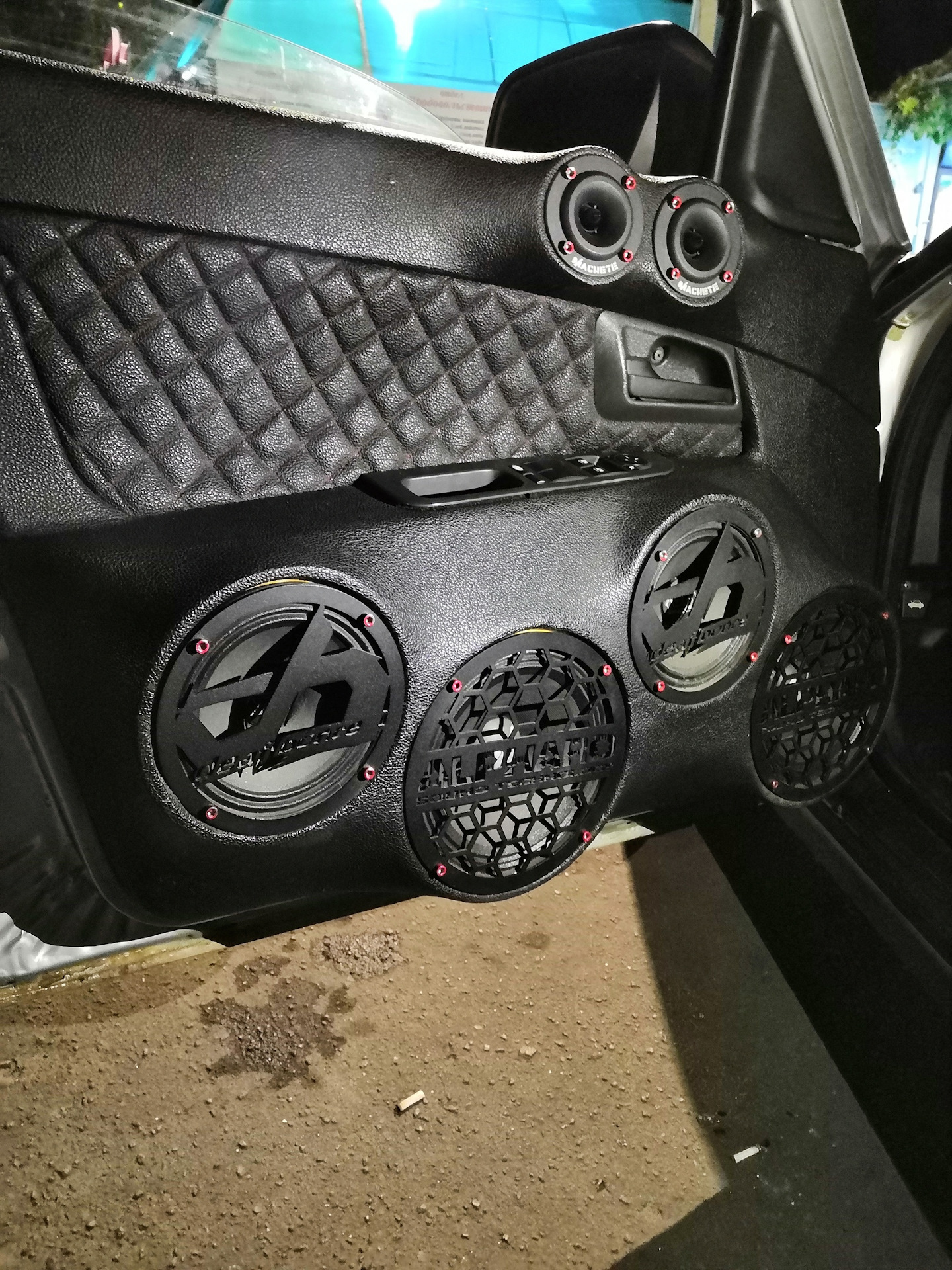 Трехполосный фронт альфард. Приора акустика трехполосный фронт sq. Колонки пионер 16 фронт в приору. Фронт приора 4х16. Приора акустика.