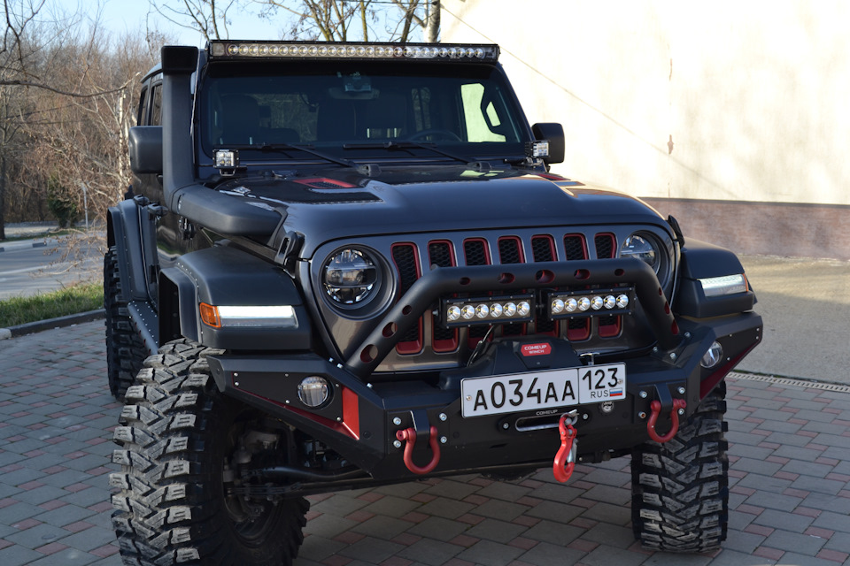 White Jeep Wrangler Tuning elements