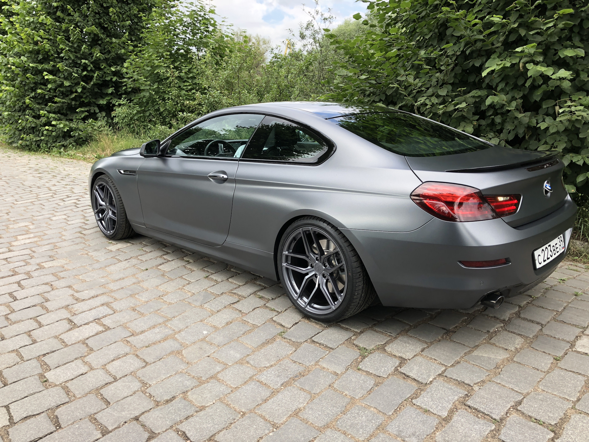 BMW 5 f10 серый матовый