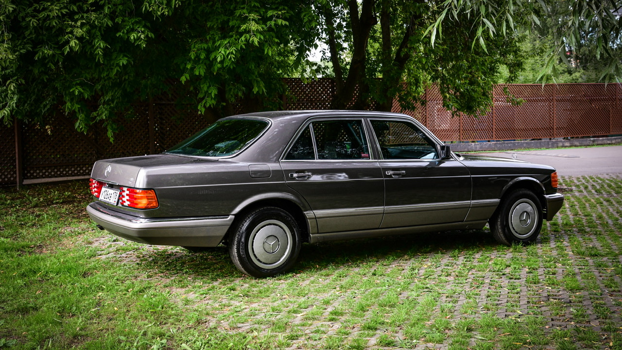 Mercedes-Benz S-Class (W126) 3.0 бензиновый 1988 | 130 000 советских рублей  на DRIVE2