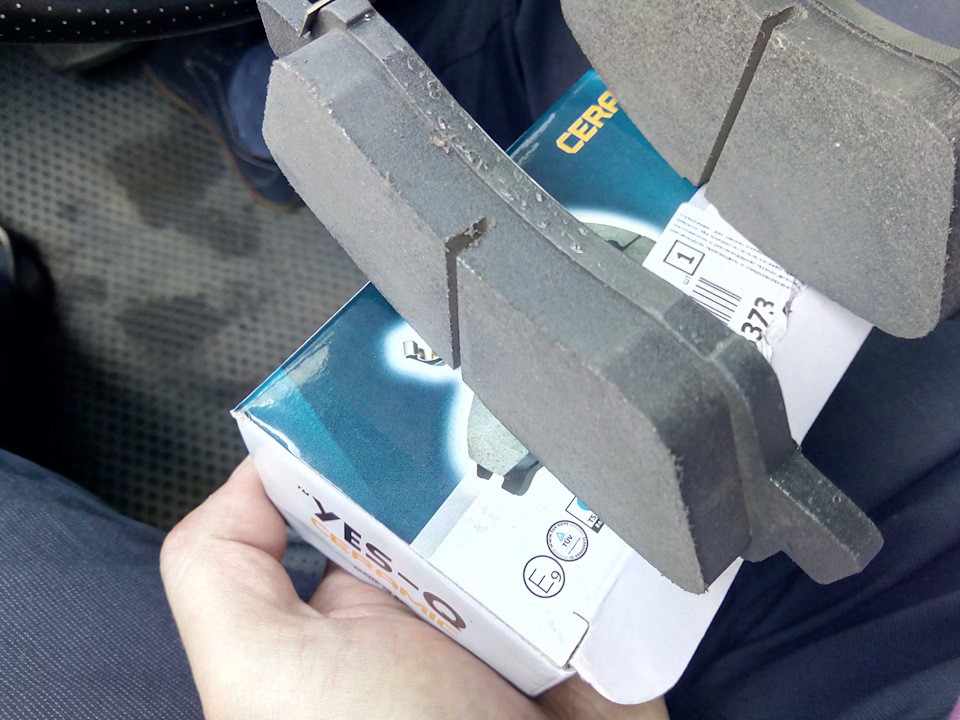 Замена свечей, передних тормозных колодок и прочистка радиатора ...