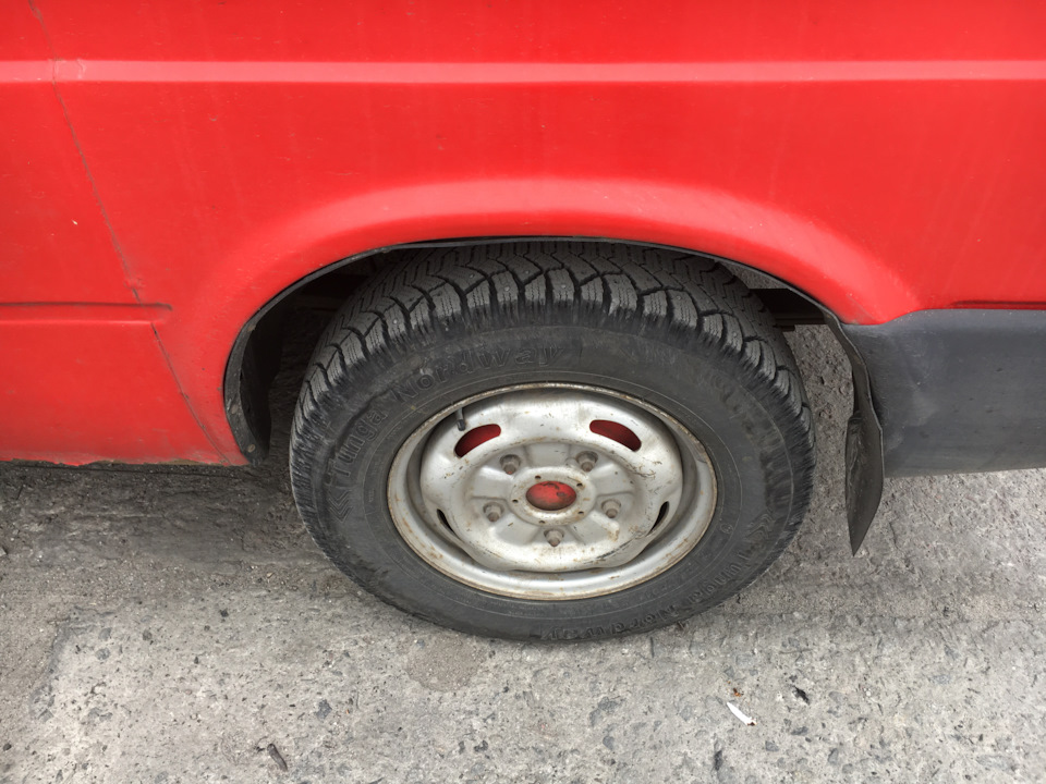 15 железо Зимняя резина — Ford Transit (5G), 2,5 л, 1999 года ...