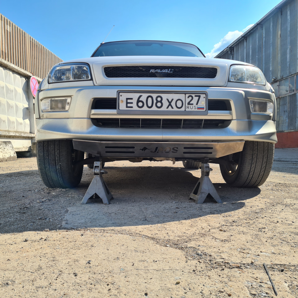 С передней все маленечко сложнее 🙂, там старых нет креплений, по этому я за день все доделать не успел и есть пока только примерки фото. В ближайшее время обещаю все исправить. — Toyota RAV4 (I)