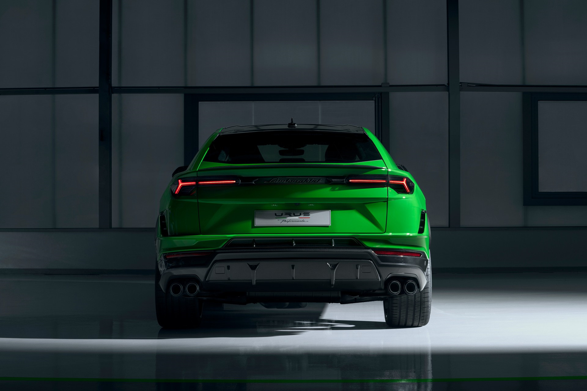 Lamborghini Urus 2022 салон