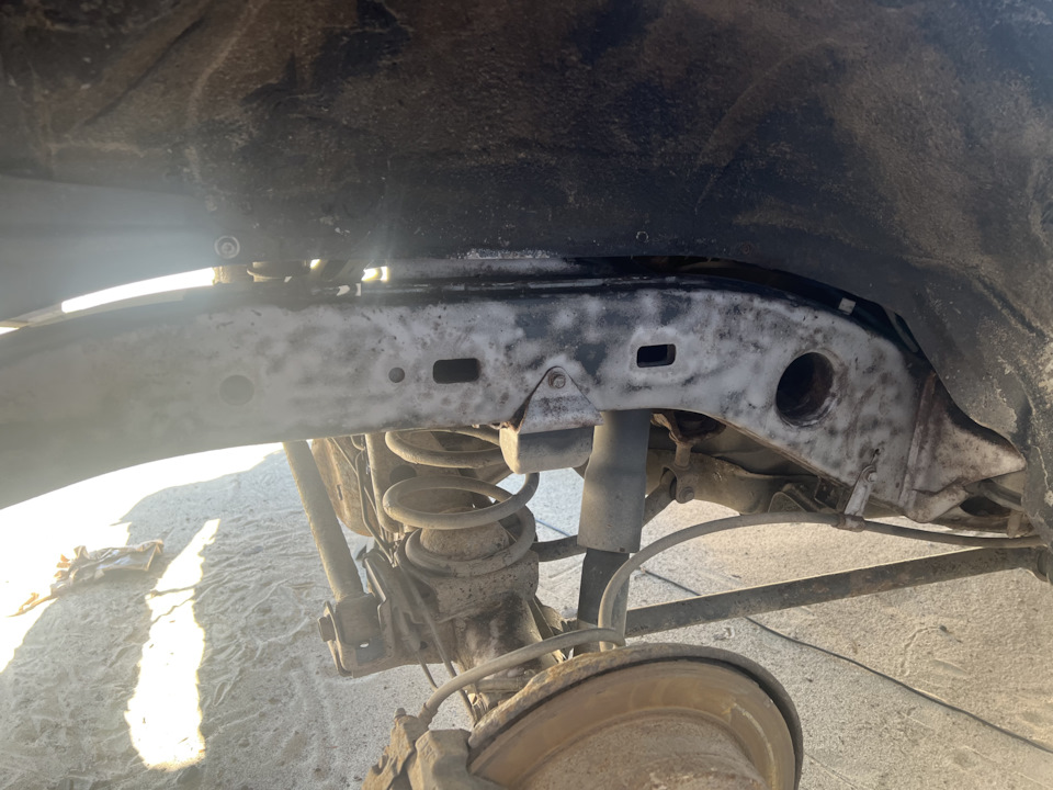 Чистка и обработка рамы — Toyota Land Cruiser 200, 4,5 л, 2008 года ...
