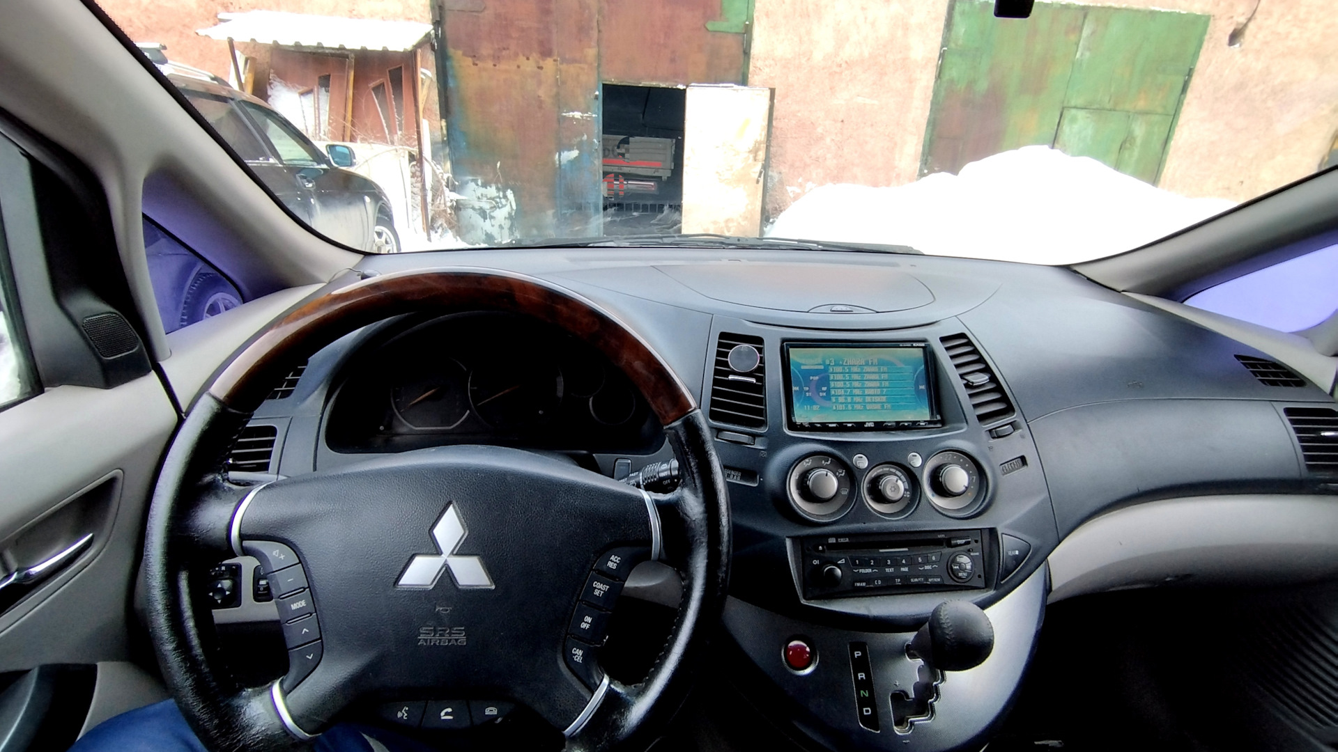 Mitsubishi Grandis 2.4 бензиновый 2007 | на DRIVE2