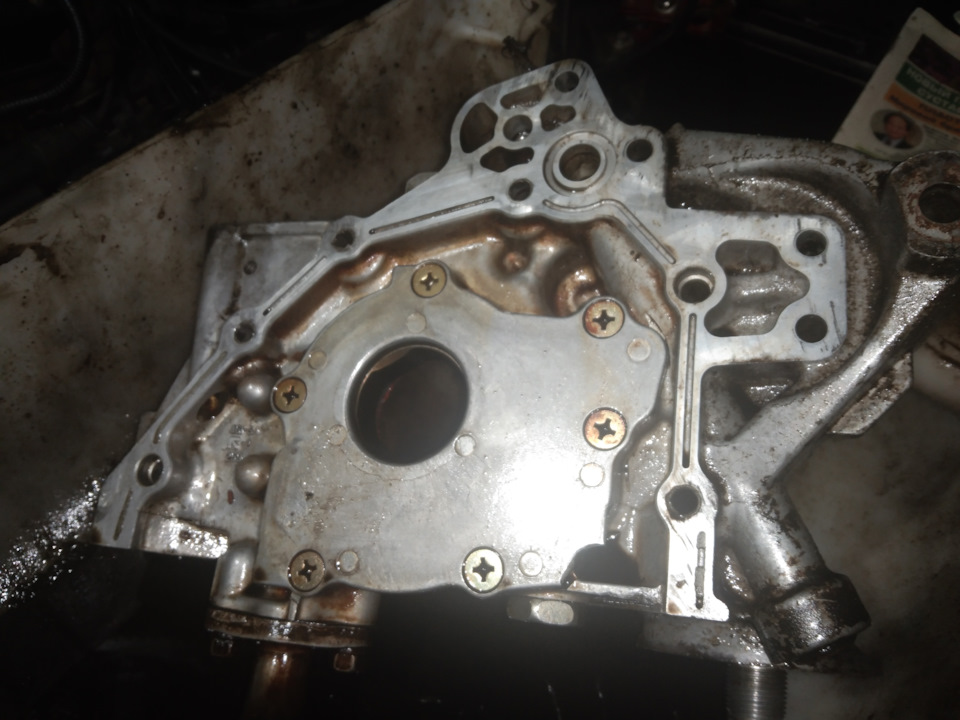 Lancer 9 1,6L. Замена уплотнительного сальника маслонасоса. Колечко ...