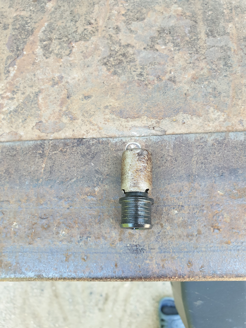 Сапун заднего моста ман. Задний мост ман тгл. Сапун заднего моста ман. Задний мост ман f2000. Сапун заднего моста ман.