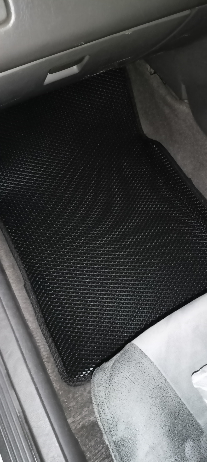 Замена ковриков — Toyota Corona Premio (T210), 1,8 л, 1998 года ...