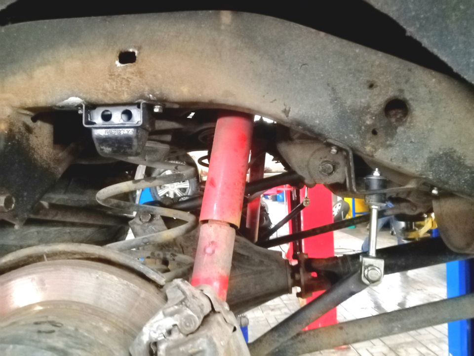 Подвеска заднего моста — Toyota Land Cruiser 100, 4,2 л, 2004 года ...