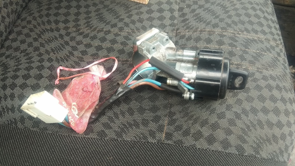 Заклинило замок зажигания. Новый стартер. — ГАЗ Соболь, 2,3 л, 2004 ...