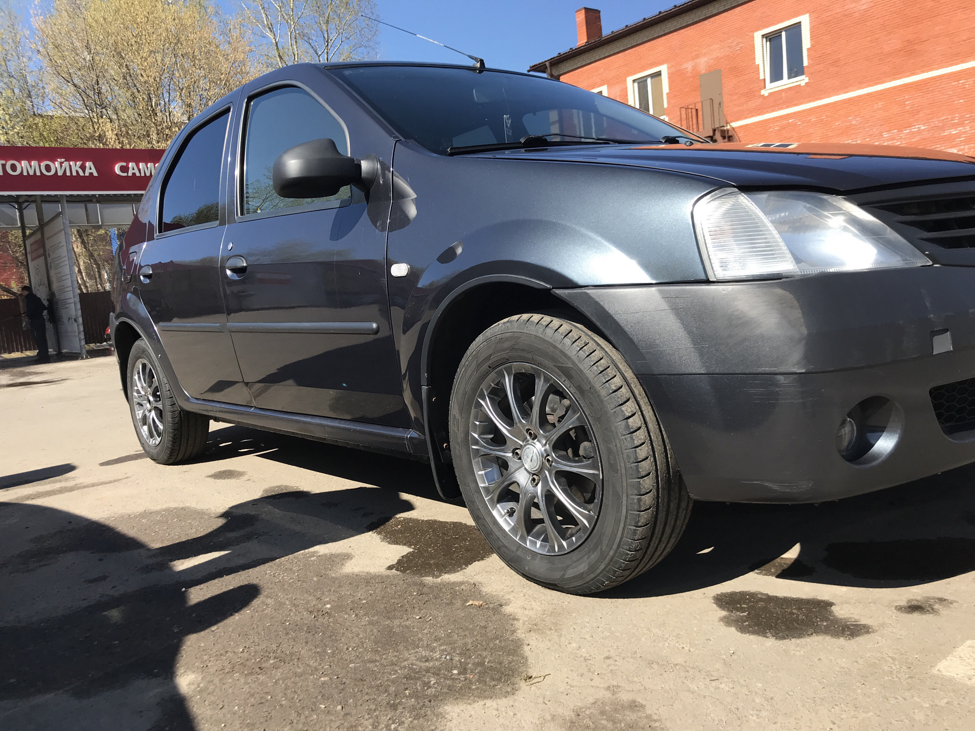 Диски на рено логан. Рено Логан 185/60 r15. 195/65 Р15 Логан.