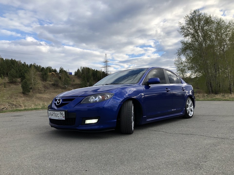 Мазда 3 спорт седан