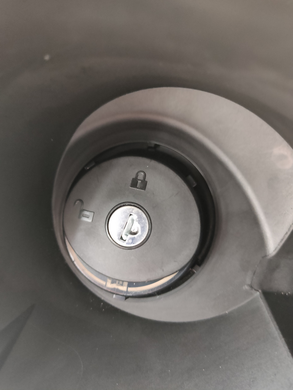 Как снять лючок бензобака Форд Фокус 3 (8 видео)