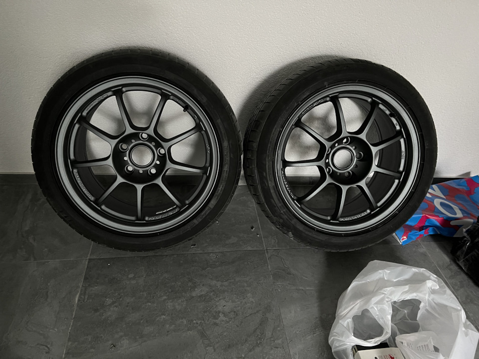 Шины всесезонные Dunlop 225/45 R17, литые диски Oz 8,5Jx17 ET26 5x120 ...