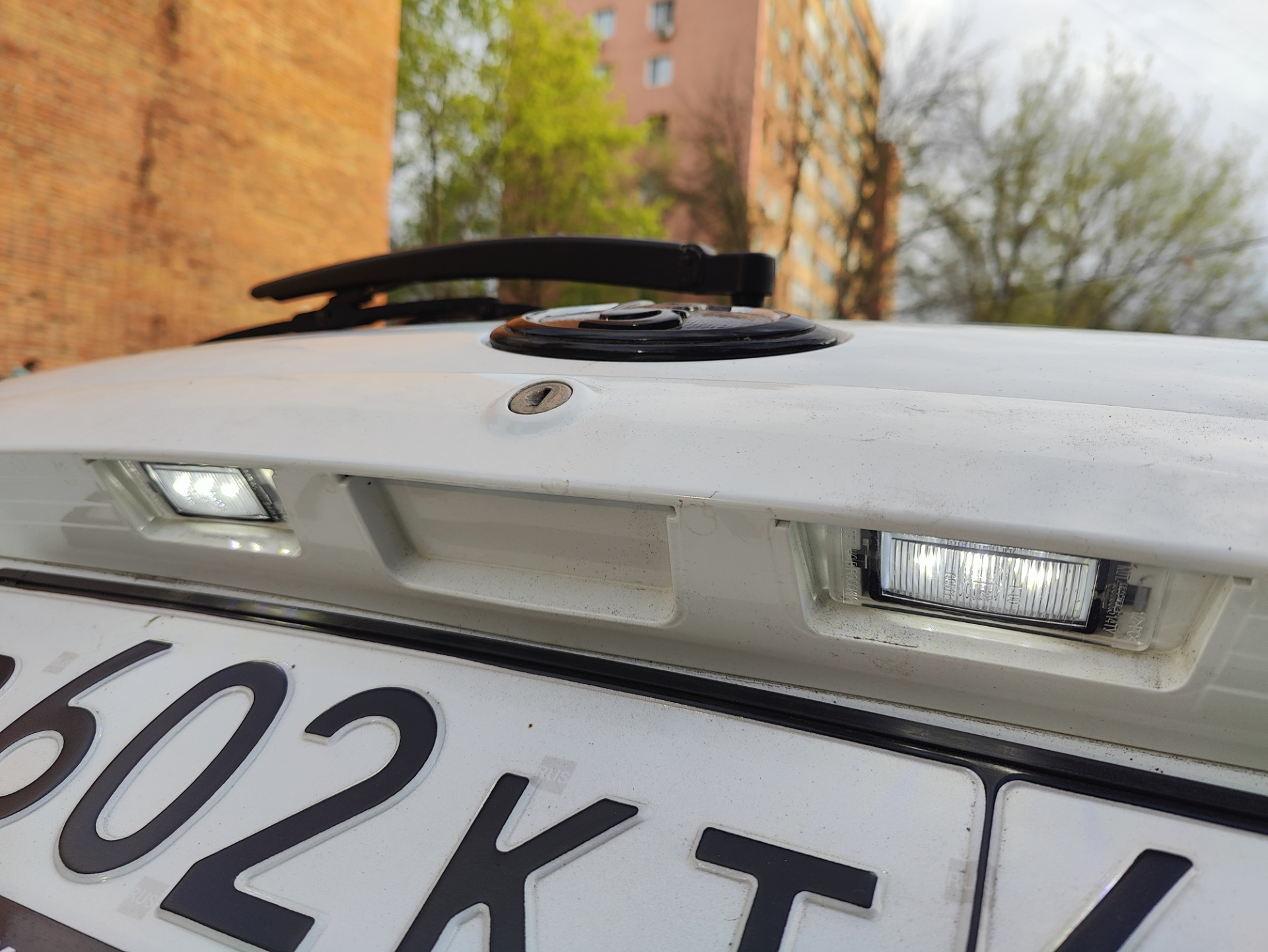 Диодная подсветка номера — Lada Калина Спорт (2G), 1,6 л, 2015 года ...