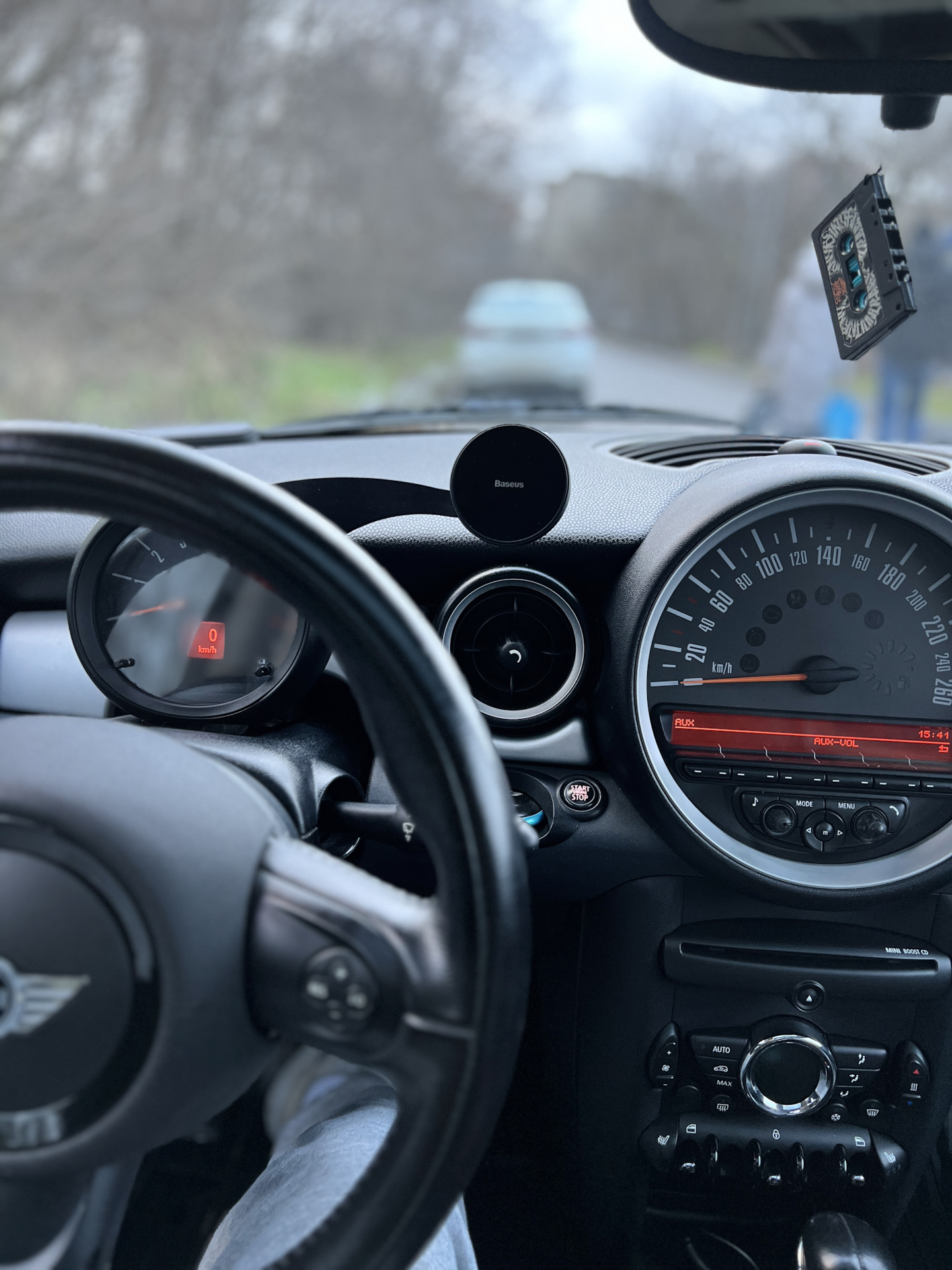 Держатель для телефона — MINI Cooper Mk II, 1,6 л, 2010 года ...