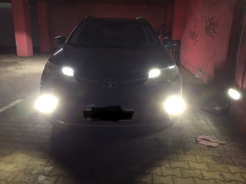 Заменил лампы птф на светодиодные с Али — Toyota RAV4 (IV), 2,5 л, 2013 ...