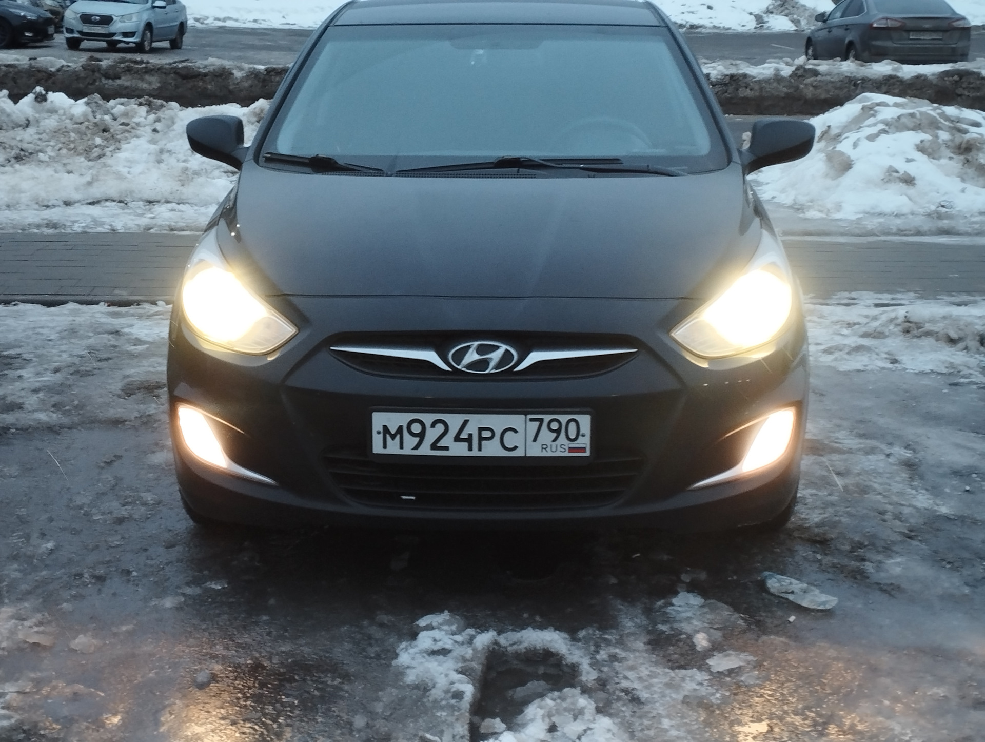 Установка ПТФ. Часть 2. + сигнализация не выключенных габаритов — Hyundai  Solaris, 1,4 л, 2011 года | своими руками | DRIVE2