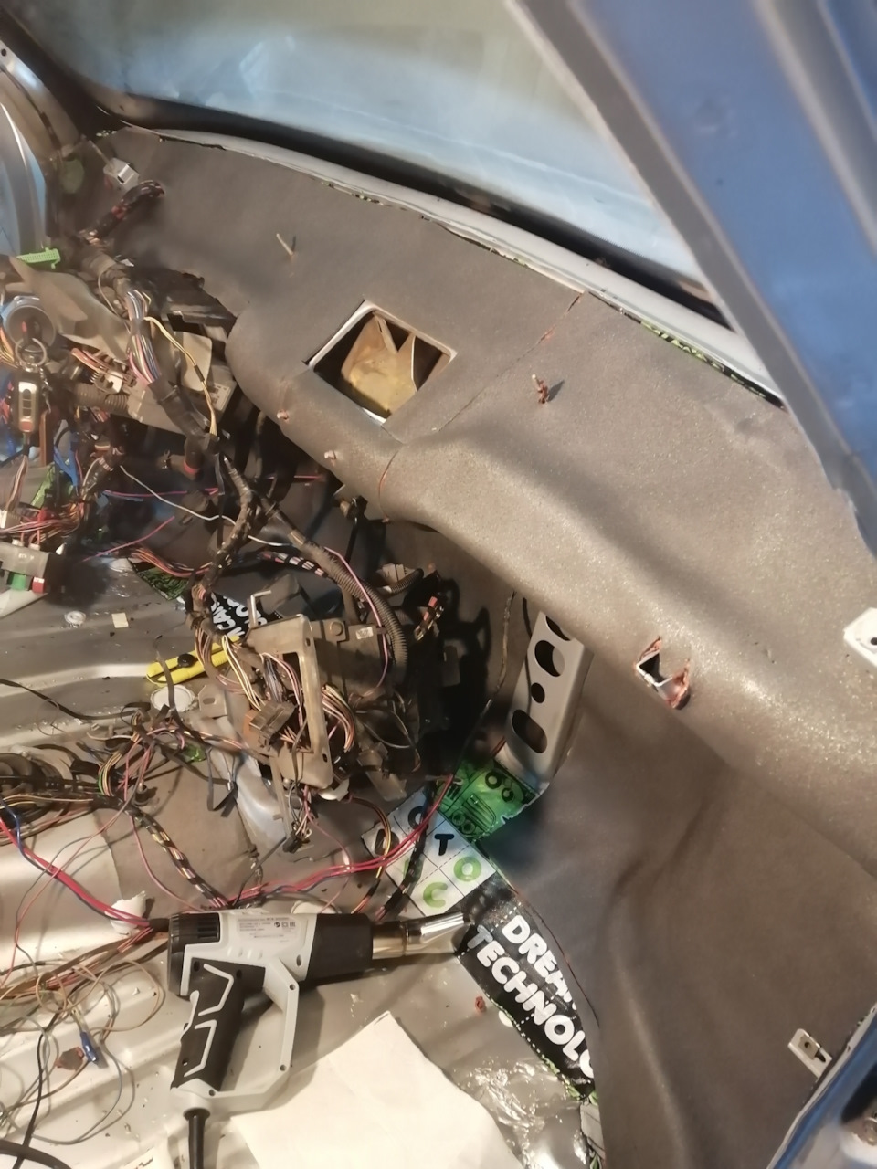 Шумоизоляция моторного щита — Lada Приора седан, 1,6 л, 2007 года ...