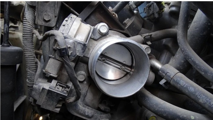 Чистка дроссельной заслонки, и замена датчика коленвала — KIA Rio (3G ...