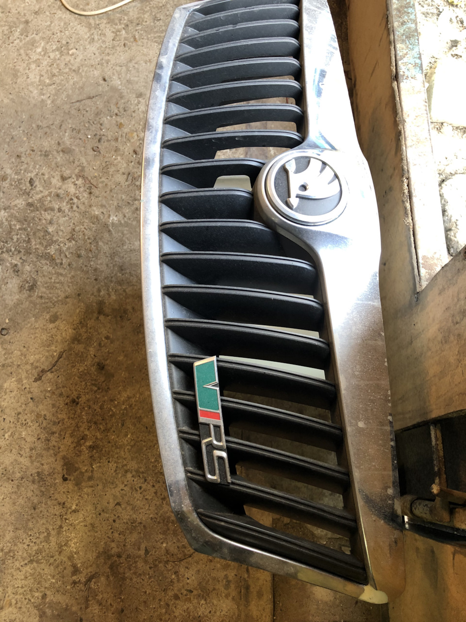 Снимаем хром. Хлорное железо — Skoda Octavia RS A5 Mk2, 2 л, 2012 года ...