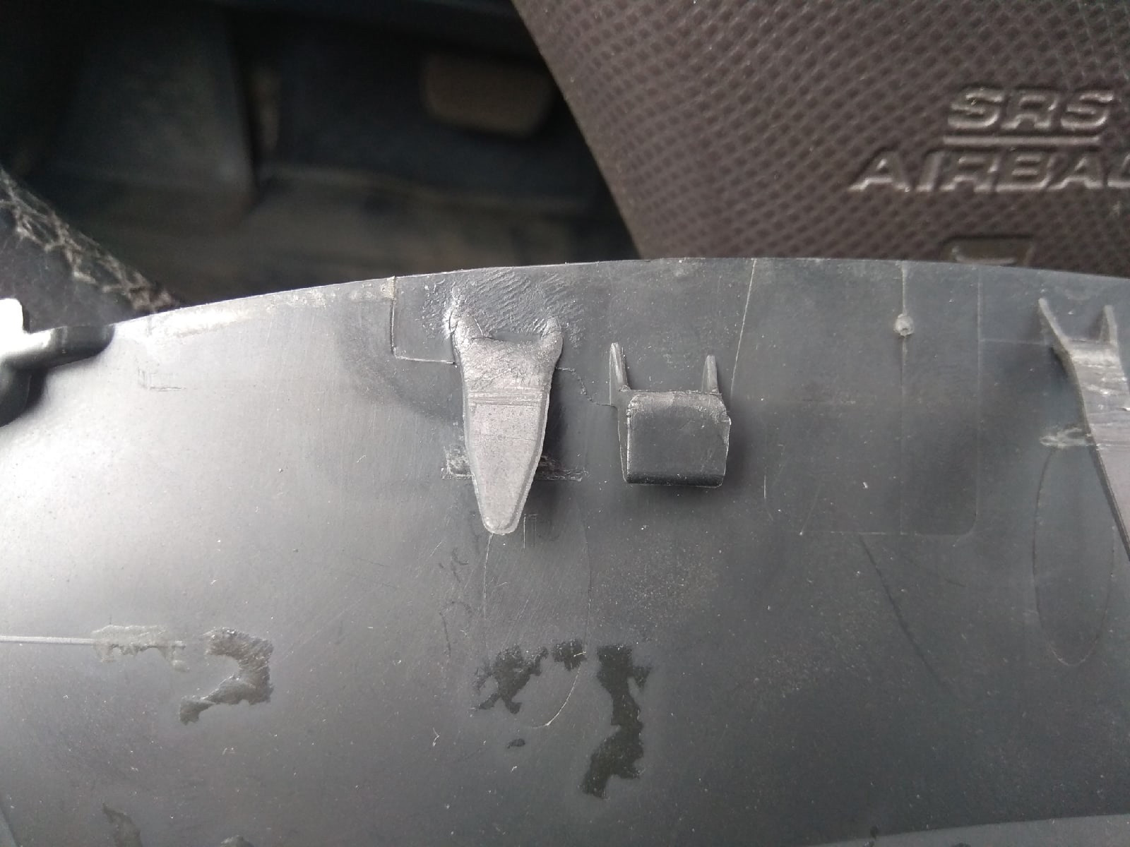 Пайка крепления панели (из полипропилена), ремонт подсветки часов ...