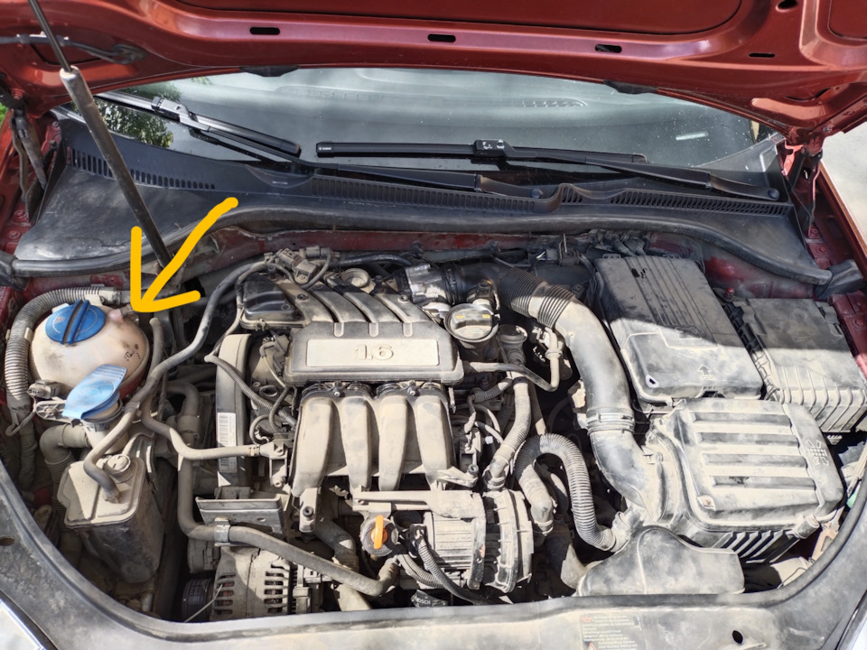 Чистка дроссельной заслонки — Volkswagen Golf Mk5, 1,6 л, 2006 года ...