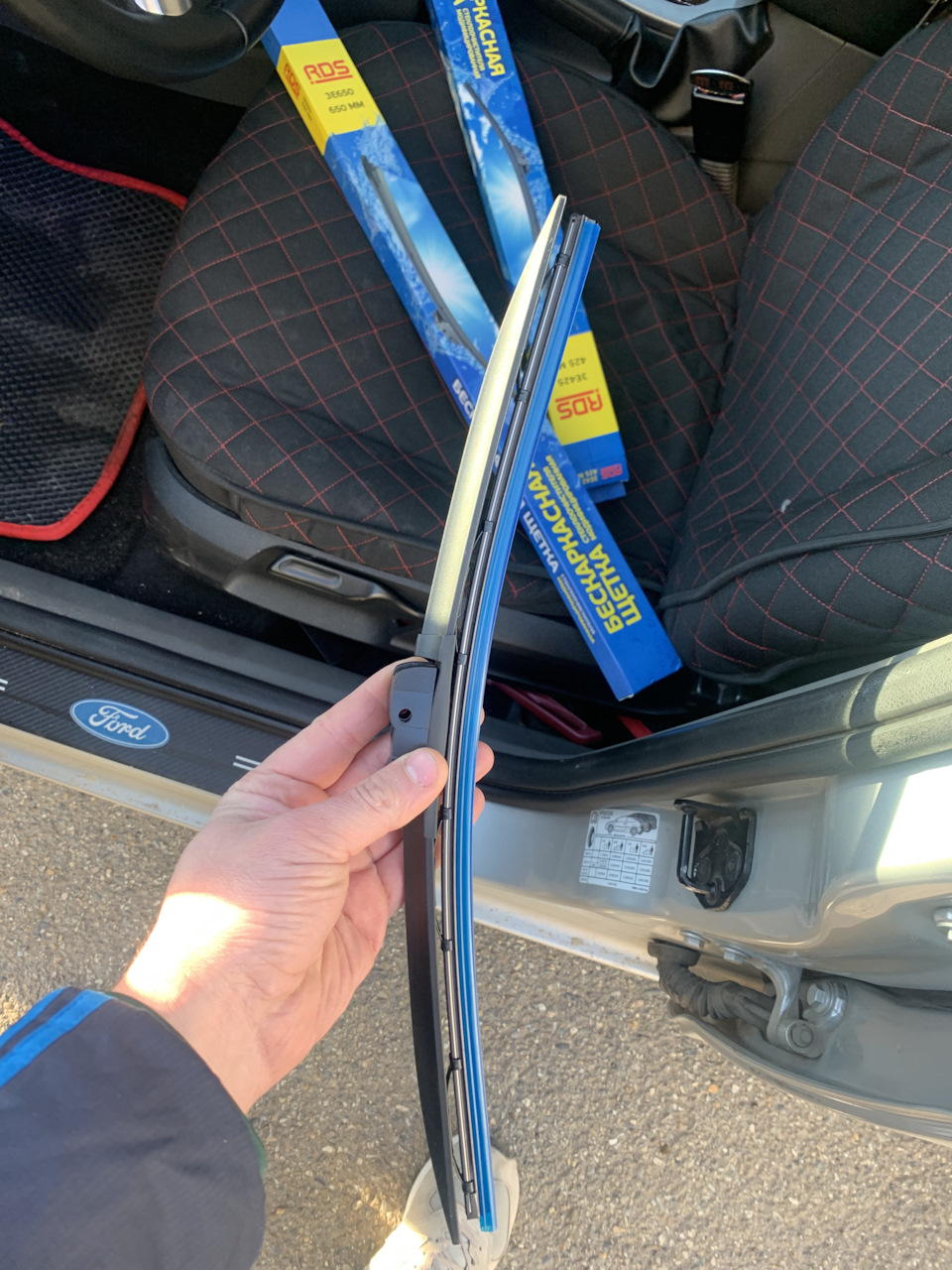 Замена обычных бескаркасных дворников на гибридные — Ford Focus II ...