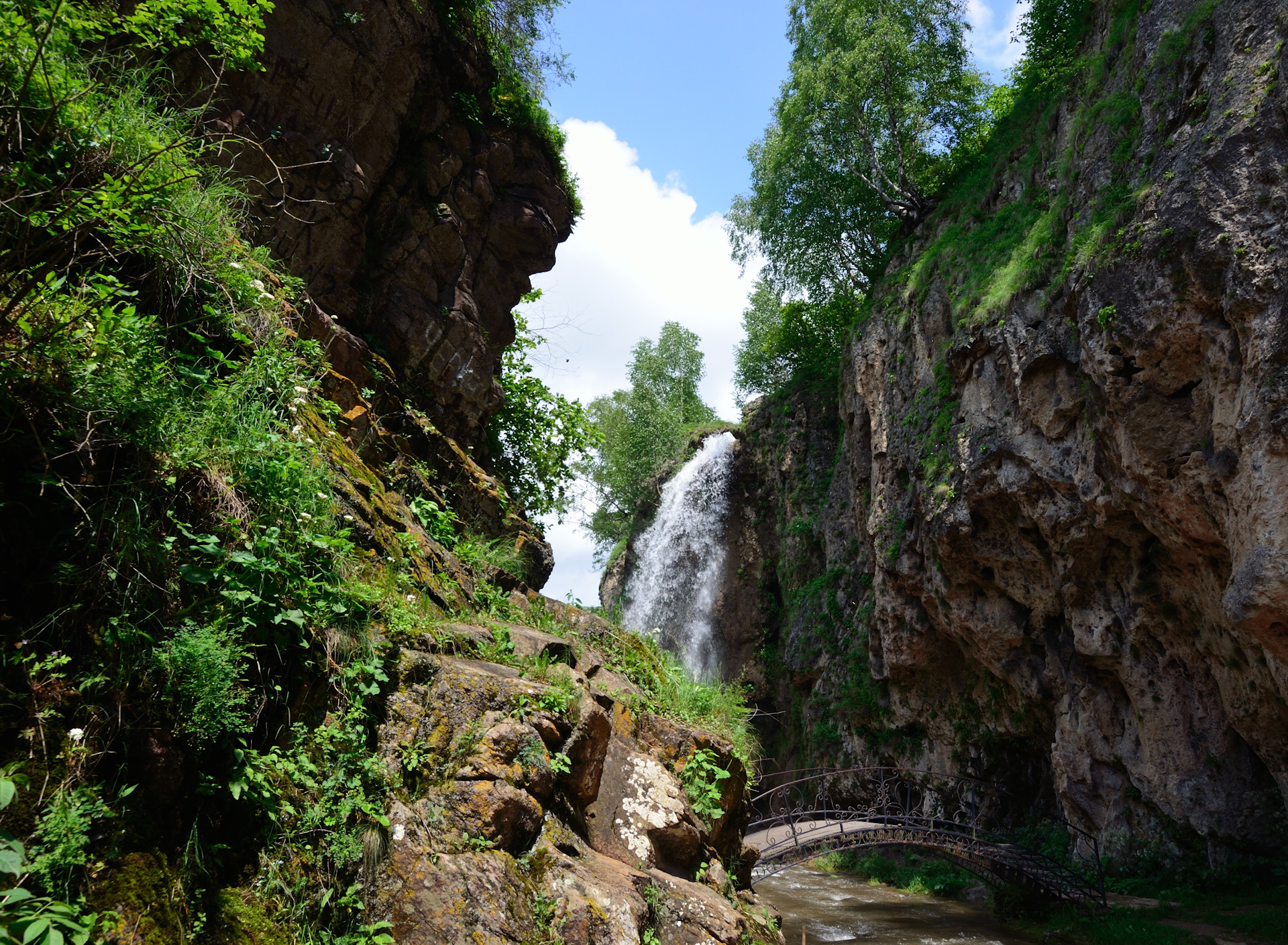 Водопад Карачаево Черкесия Джылу Су