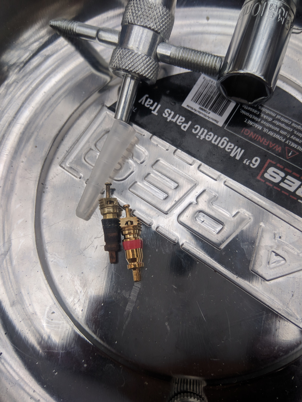 №15 25.12.2018 Течь в топливной рампе — BMW 3 series (E46), 3 л, 2002 ...