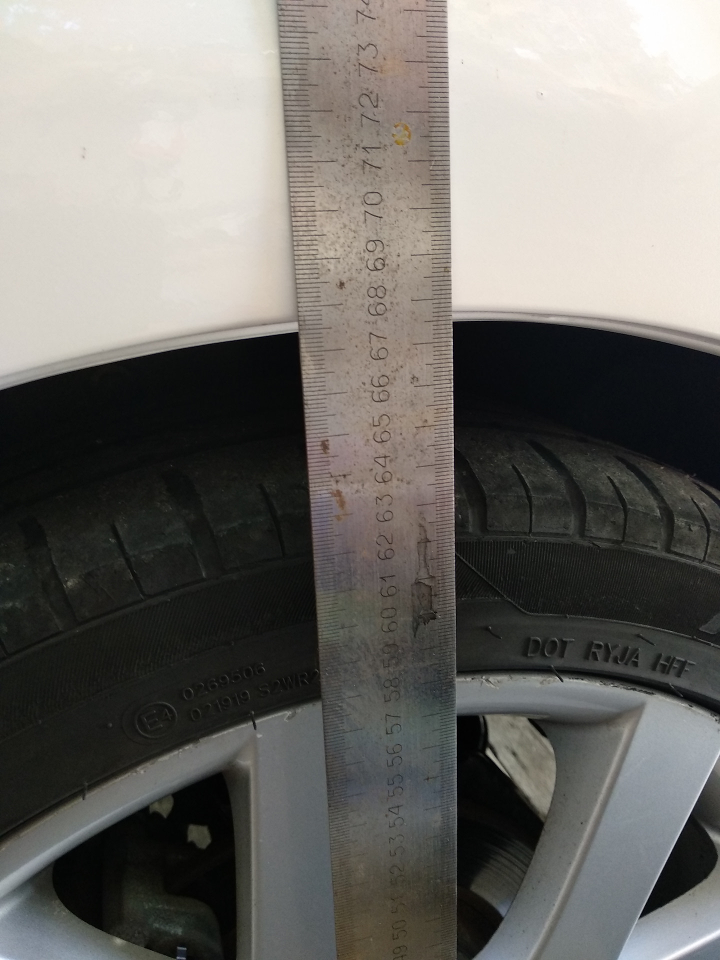 Mazda premacy увеличение клиренса. Какой клиренс у мазды. Mazda 6 клиренс. Заниженный клиренс. Мазда 5 увеличение клиренса.