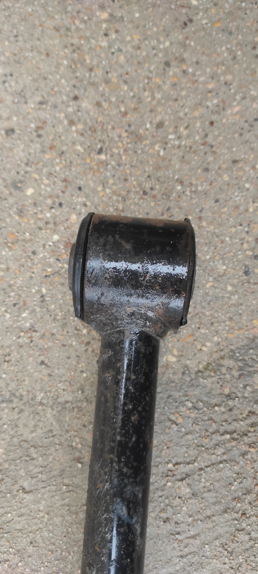 Замена сайлентблоков задних продольных рычагов (нижних) — Toyota Hilux ...