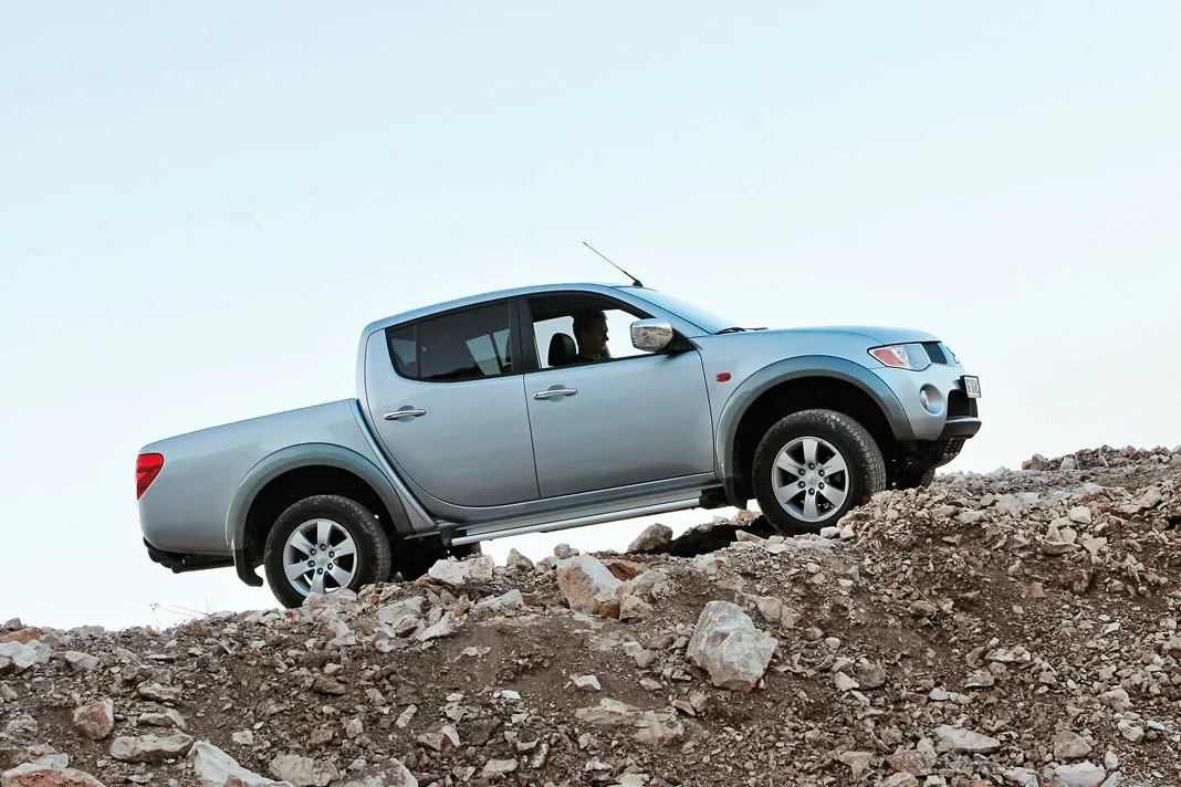 Л200 приморский край. Л200 приморский край. Митсубиси л200 200. L 200 mitsubishi l200. 5 at,.