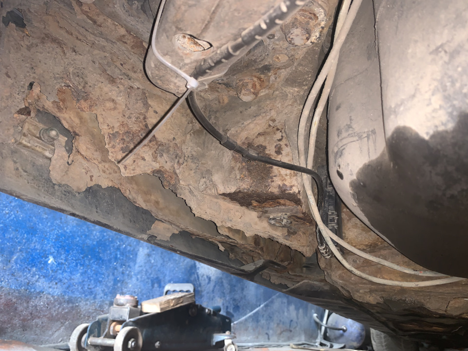 Дырявый пол или как застопорить машину в состоянии корча — BMW 3 series ...