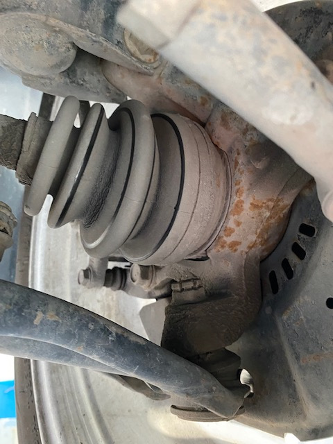 Замена пыльника на внешнем шрусе, пробки радиатора — Toyota ist (1G), 1 ...