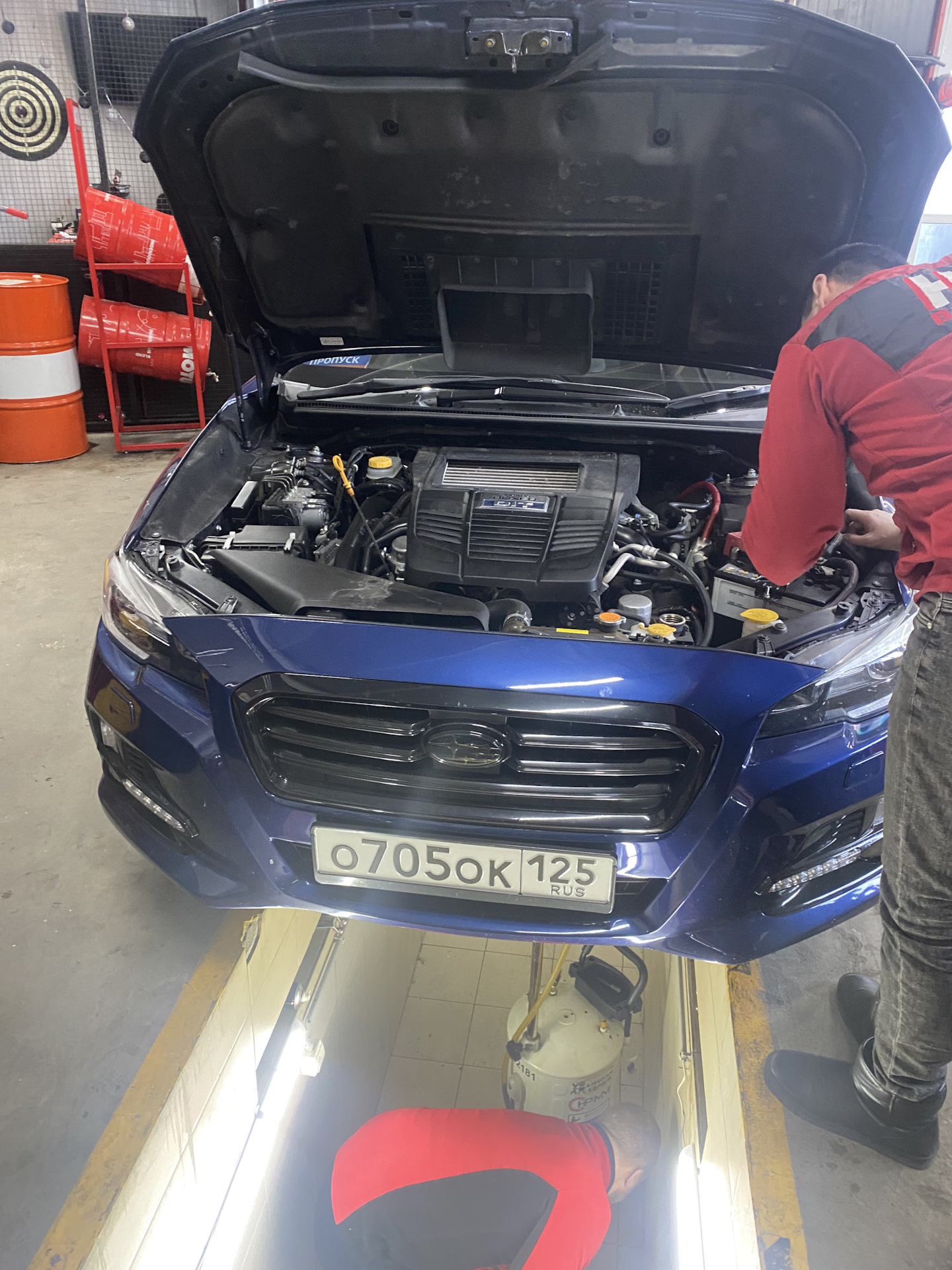 Субару леворг масло в двигатель. Subaru Levorg масло. Субару Леворг замена масла. Какое масло заливать в Субару Леворг.