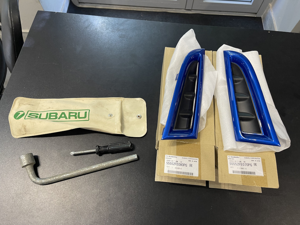 Заглушки боковые переднего бампера — Subaru Impreza WRX STI (GD), 2,5 л ...